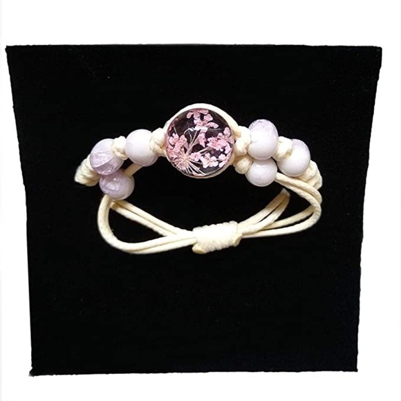 Encapsulated Dried Flower Charm Handmade Adjustable Bracelet - Picture 1 of 14